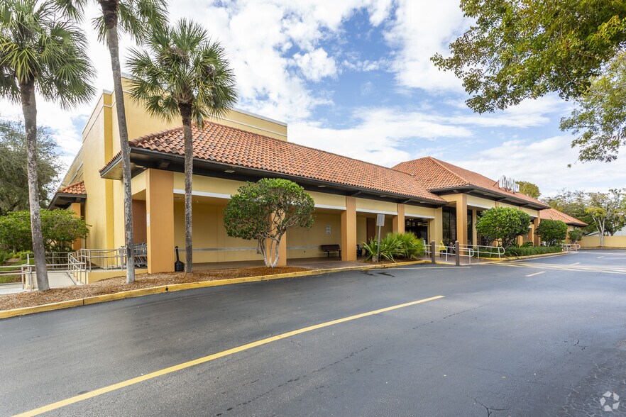 More Photos Of 4601 Tamiami Trl N, Naples Unknown For Lease