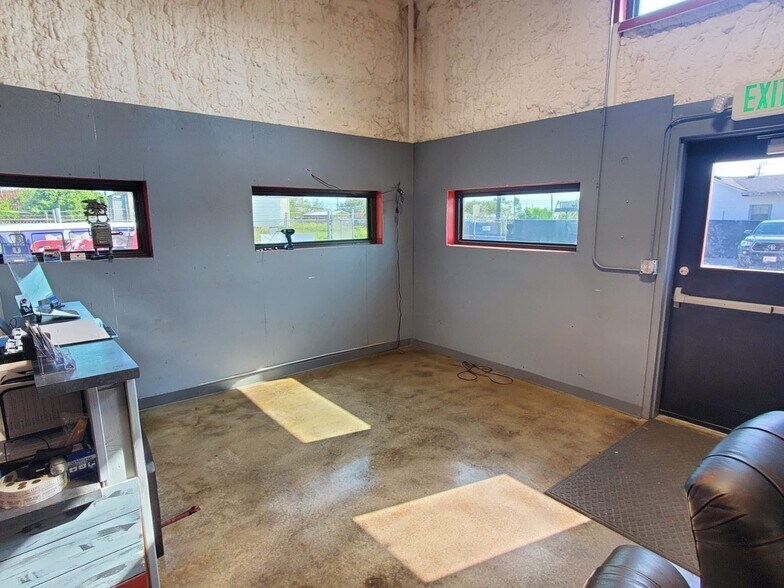 More Photos Of 428 Anchor St, Corpus Christi Industrial For Lease