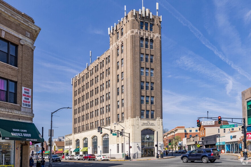 Primary Photo Of 2 Broad St, Bloomfield Office For Lease