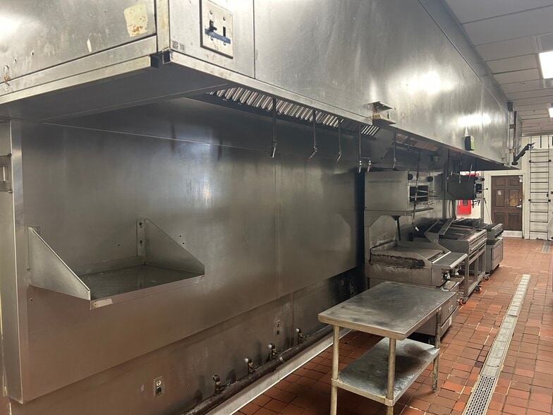 More Photos Of 5650 S Florida Ave, Lakeland Restaurant For Lease