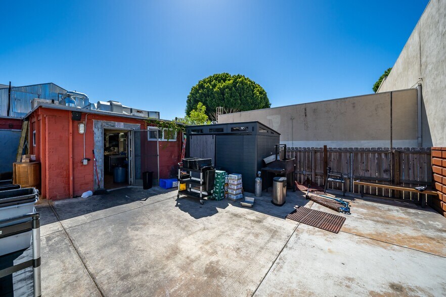 More Photos Of 1127 Broad St, San Luis Obispo Storefront For Sale