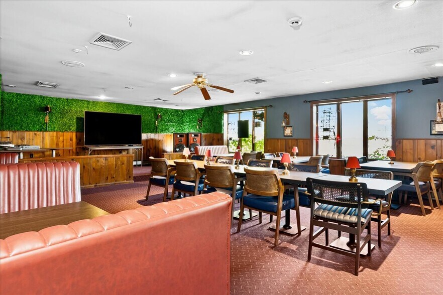 More Photos Of 31 Decatur St, Columbia Restaurant For Sale