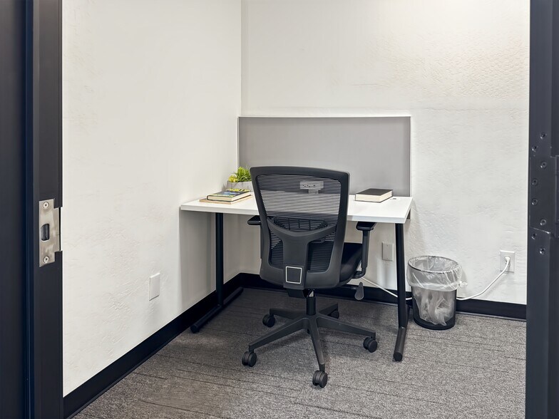 More Photos Of 560 W Brown Rd, Mesa Coworking Space