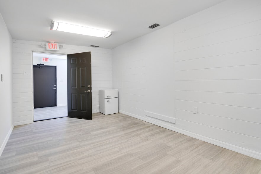 More Photos Of 4749 Hargrave St, Orlando Medical For Lease