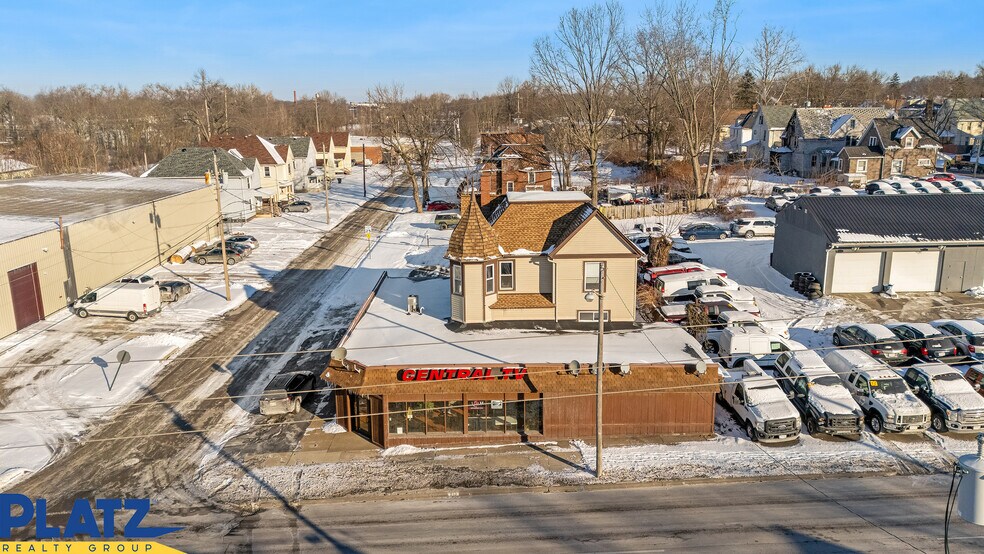 Primary Photo Of 913 E Market St, Warren Freestanding For Sale