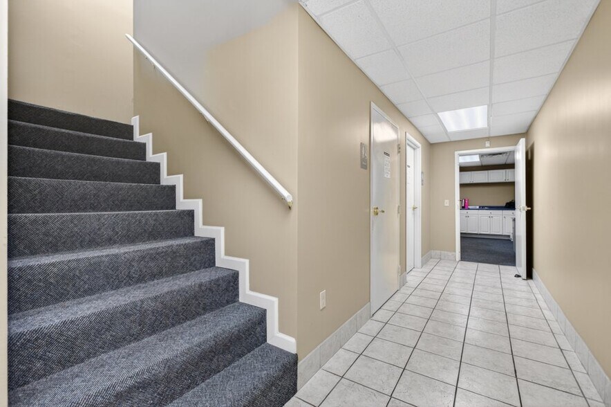 More Photos Of 12276 San Jose Blvd, Jacksonville Medical For Sale