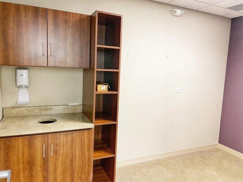 More Photos Of 1170 E Belvidere Rd, Grayslake Medical For Lease