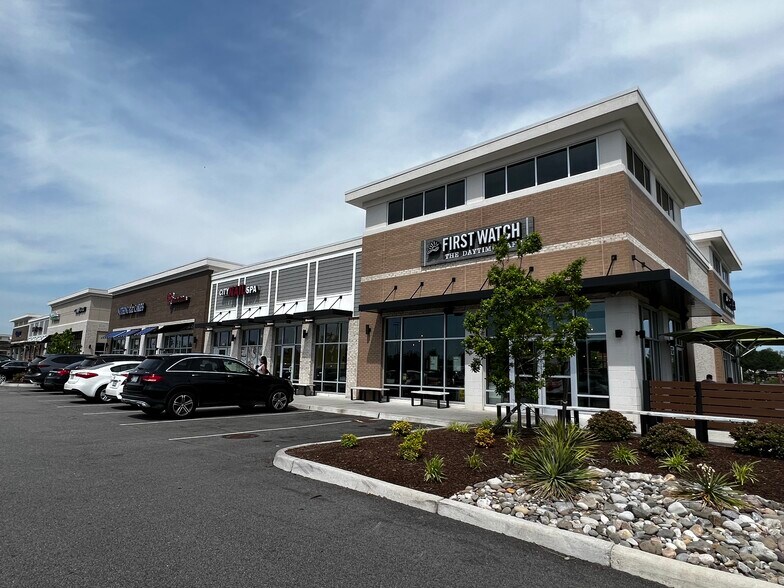 Primary Photo Of 5836 Harbour View Blvd, Suffolk Unknown For Lease