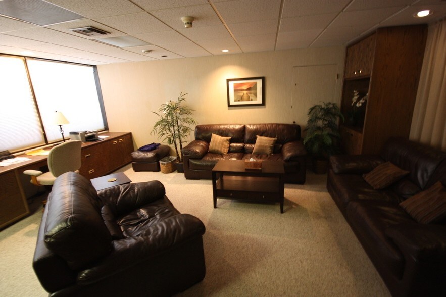 More Photos Of 2477 Stickney Point Rd, Sarasota Medical For Sale