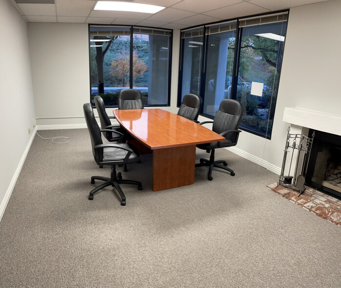 More Photos Of 30423 Canwood St, Agoura Hills Office For Sale