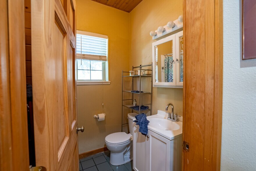 More Photos Of 1454 Old Hwy 97, Malott Restaurant For Sale