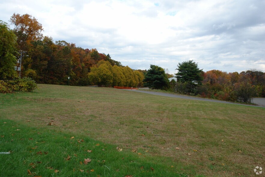 More Photos Of 450 Bloomfield Ave, Windsor Land For Sale