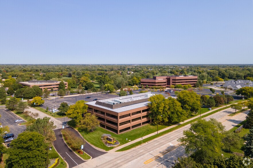 More Photos Of 1110 Lake Cook Rd, Buffalo Grove Office For Lease