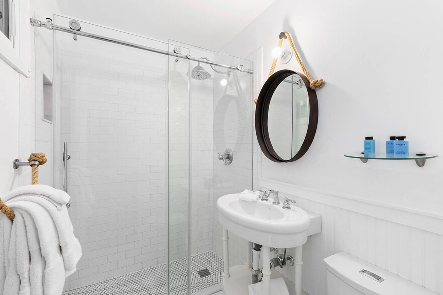 More Photos Of 281 County Road 39A, Southampton Hotel For Sale