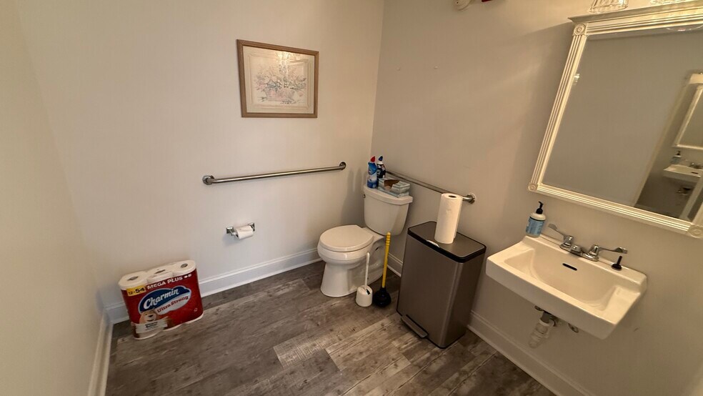 More Photos Of 4200 William Penn Hwy, Easton General Retail For Lease