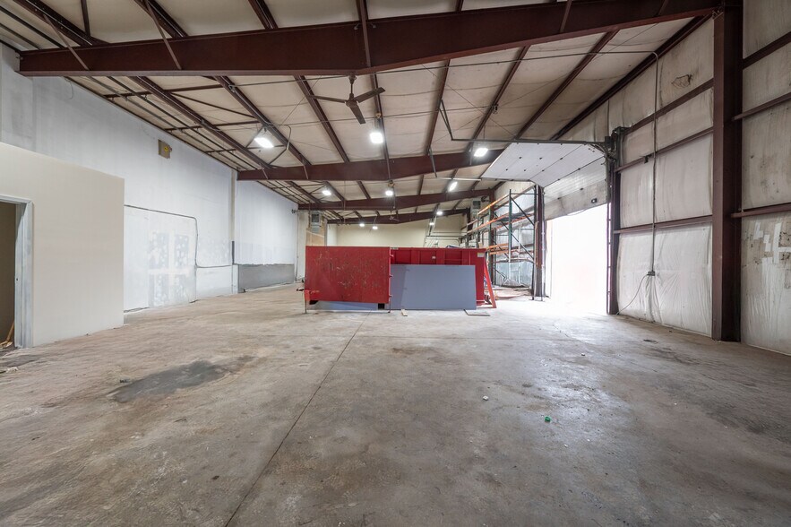 More Photos Of 44 Kenosia Ave, Danbury Light Manufacturing For Lease