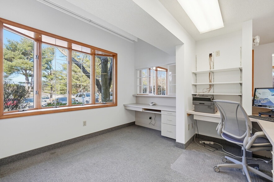 More Photos Of 1050 Sullivan Ave, South Windsor Medical For Sale