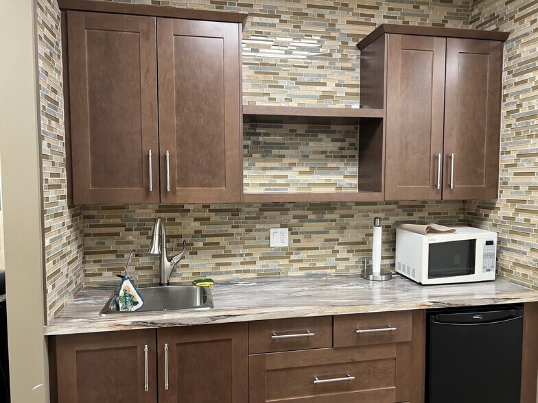 More Photos Of 13135-13161 156th St NW, Edmonton Industrial For Sale