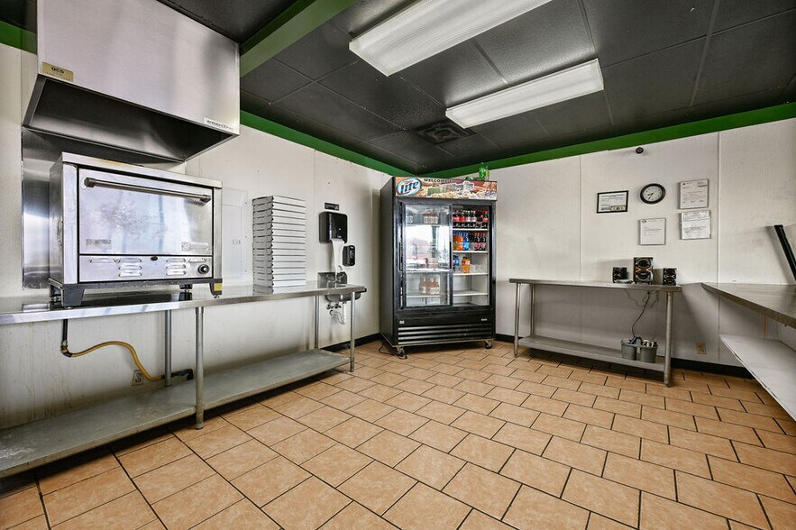 More Photos Of 1951-1981 S 8th St, Wisconsin Rapids General Retail For Sale