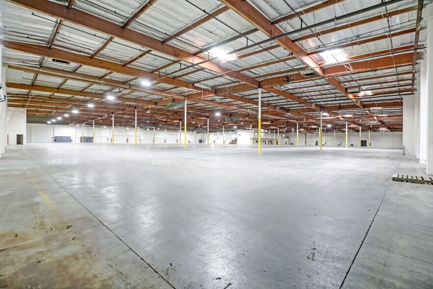 More Photos Of 140 N Orange, City Of Industry Distribution For Sale