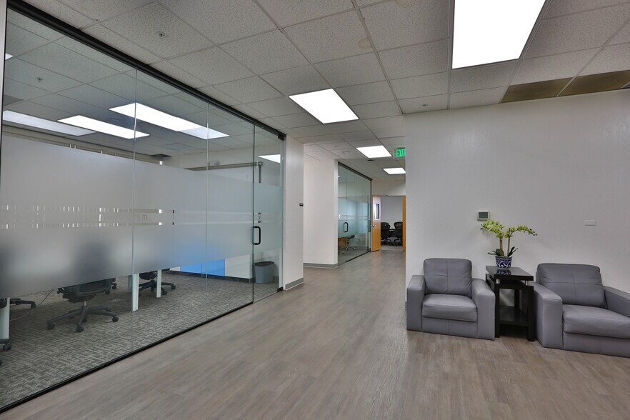 More Photos Of 118-122 Charcot Ave, San Jose Flex For Lease
