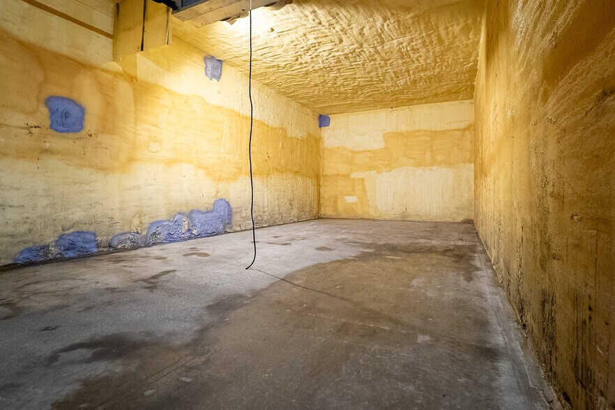 More Photos Of 266 Norwich Rd, Scotland Industrial For Lease