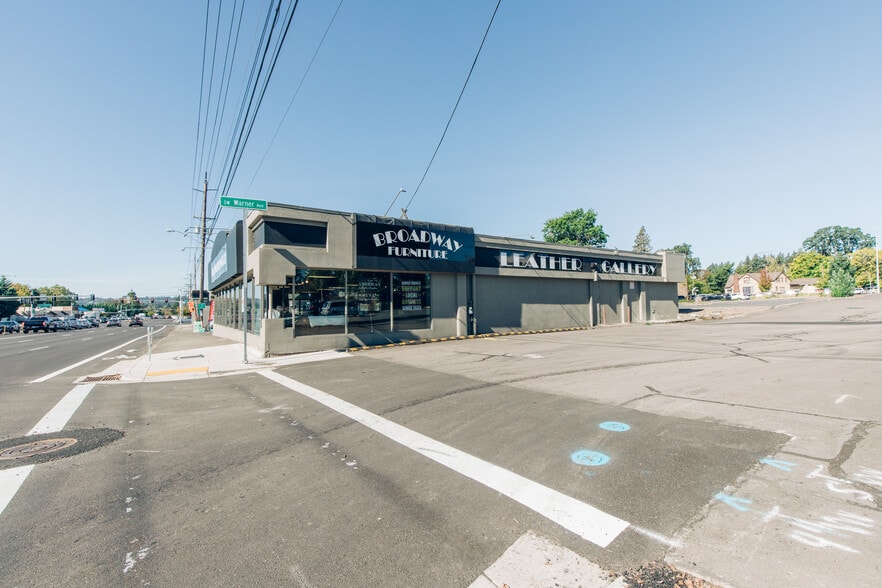 More Photos Of 11847 SW Pacific Hwy, Tigard Freestanding For Lease