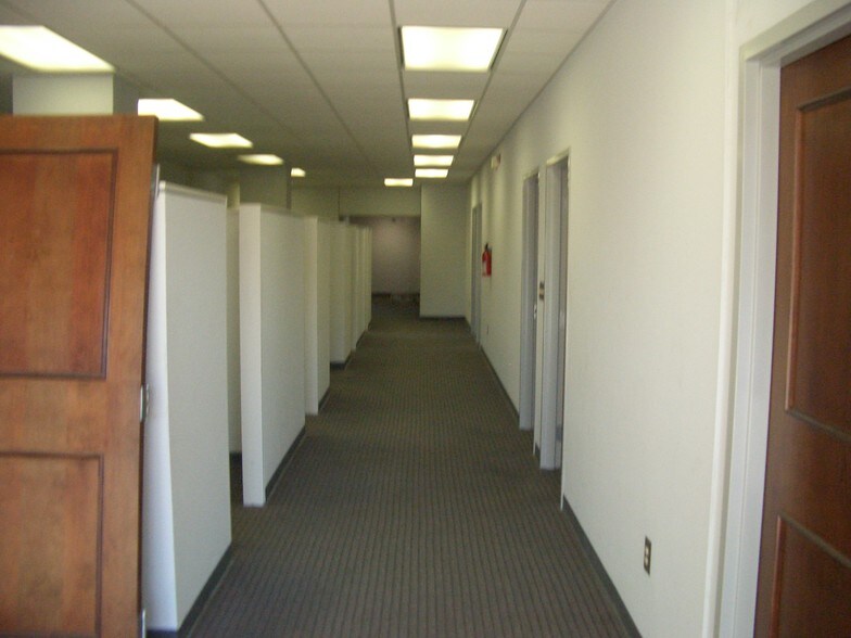 More Photos Of 323 Pine Ave, Albany Office For Lease