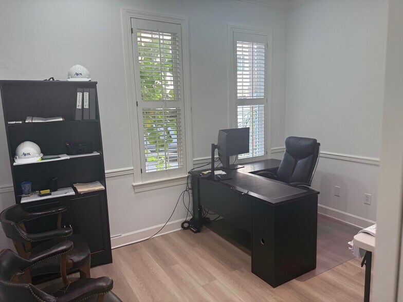 More Photos Of 56 Wentworth St, Charleston Office For Sale