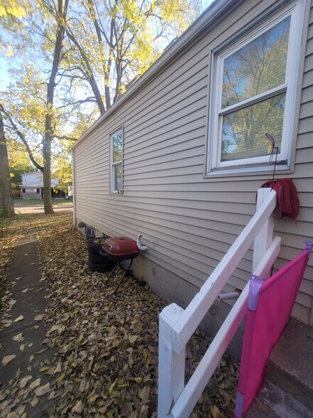 More Photos Of 1458 W 32nd St, Indianapolis Apartments For Sale