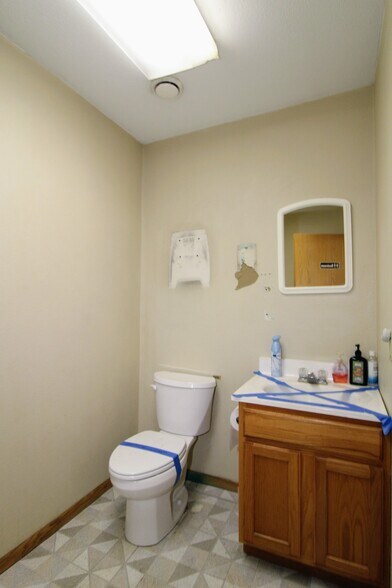 More Photos Of 8401 NW 282nd St, Berthold Warehouse For Lease