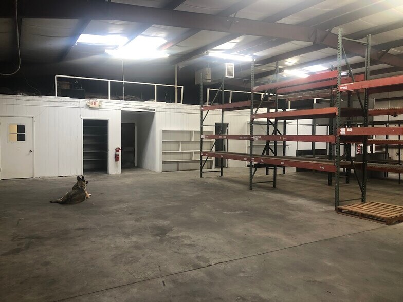 More Photos Of 489 Southgate Rd, Dothan Warehouse For Lease