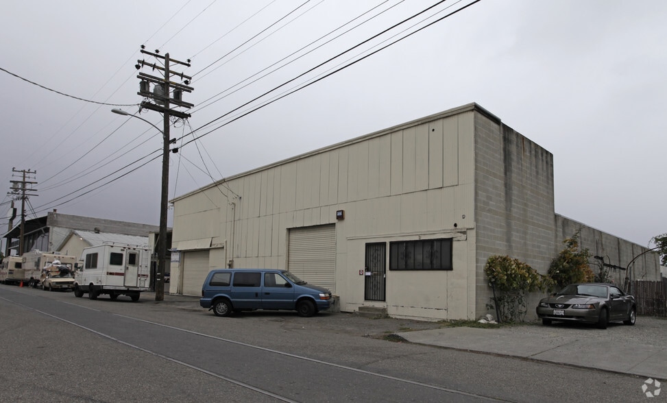 Primary Photo Of 1429-1449 105th Ave, Oakland Warehouse For Sale