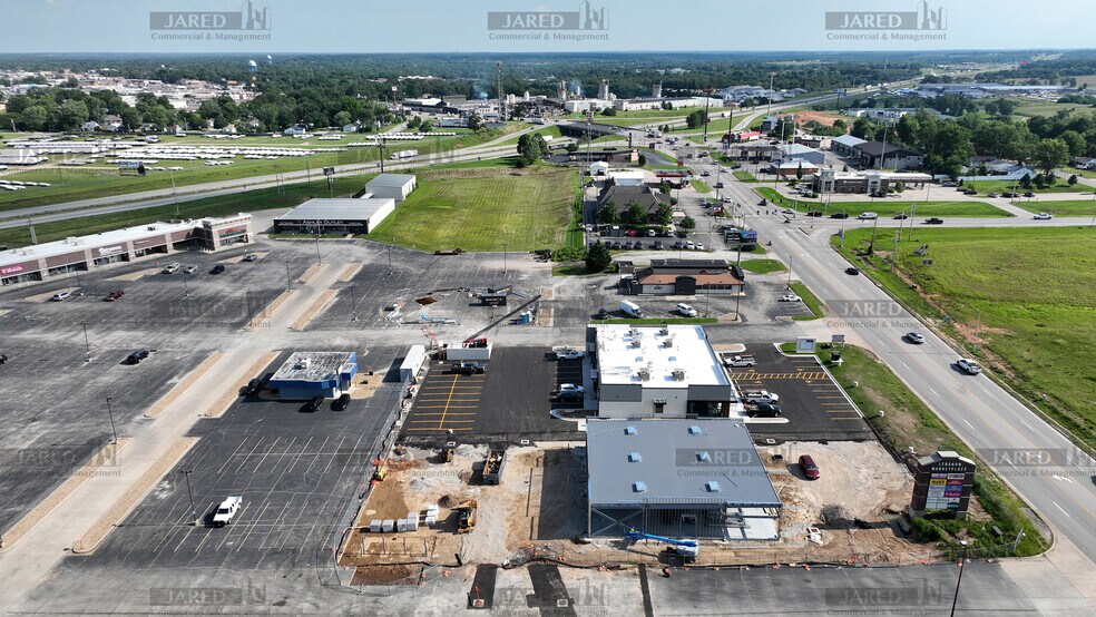 More Photos Of 1565-1585 S Jefferson Ave, Lebanon General Retail For Lease