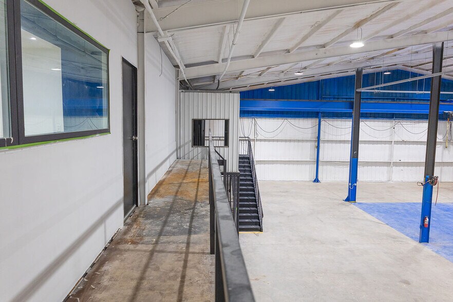 More Photos Of 6160 Mineral Wells Hwy, Weatherford Industrial For Lease