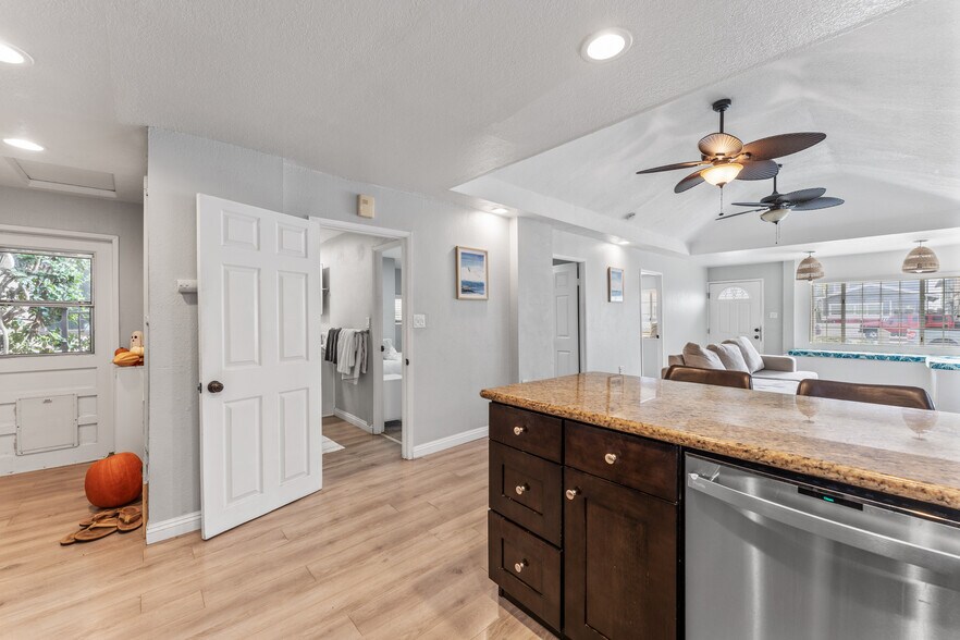 More Photos Of 126 E Balboa Blvd, Newport Beach Multifamily For Sale