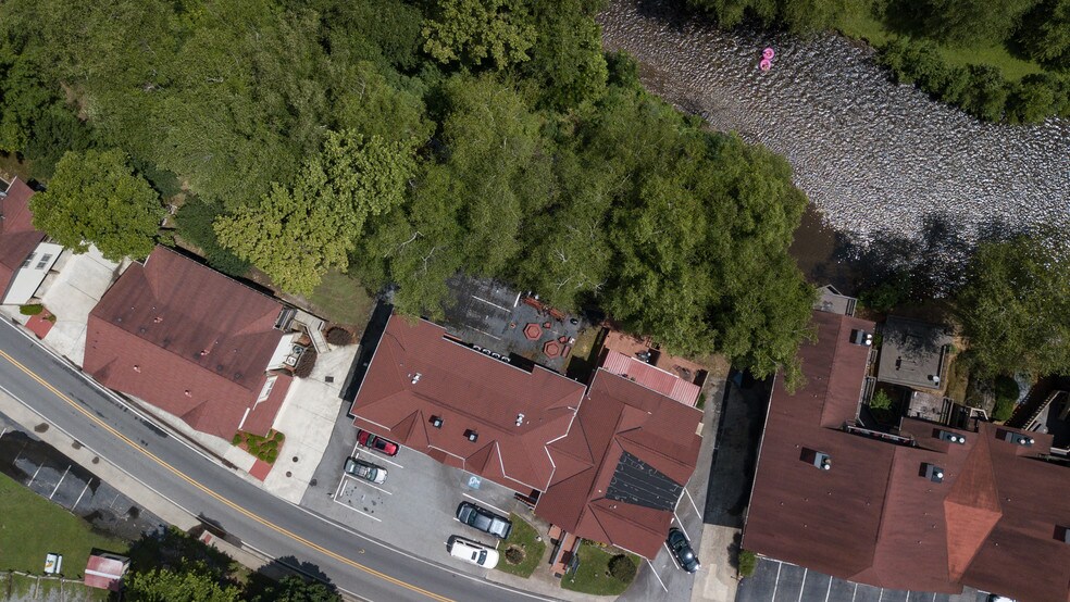 More Photos Of 892 Edelweiss Strasse, Helen Hotel For Sale