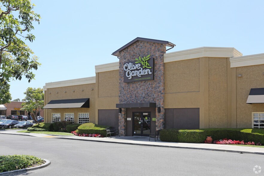 More Photos Of 6830 Katella Ave, Cypress Restaurant For Lease