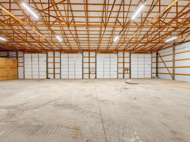 More Photos Of 22000 Main St E, Huntingdon Distribution For Sale