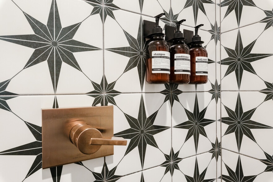 More Photos Of 302 N Main St, Lakeport Storefront For Sale