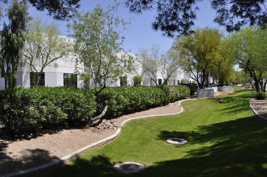 More Photos Of 1734 W Williams Dr, Phoenix Warehouse For Lease