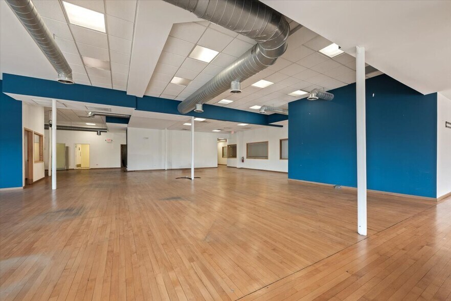 More Photos Of 7321 Madison St, Forest Park Restaurant For Sale