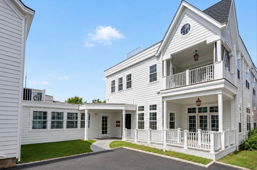 More Photos Of 63 Church St, Greenwich Apartments For Sale