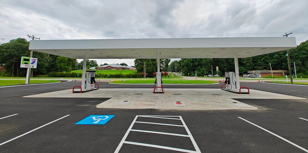 More Photos Of 2000 E Hundred Rd, Chester Convenience Store For Sale