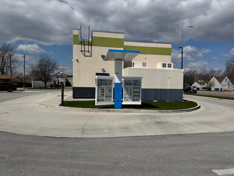 More Photos Of 3021 W 147th St, Posen Restaurant For Sale