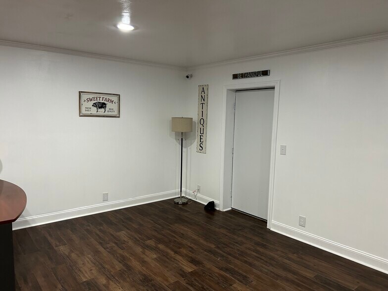 More Photos Of 7754 S State Route 73, Wilmington Flex For Lease