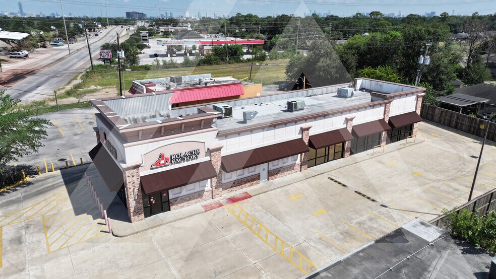 More Photos Of 10519 Post Oak Rd, Houston Freestanding For Lease