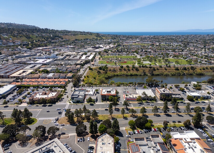More Photos Of 23717 Hawthorne Blvd, Torrance Office For Lease