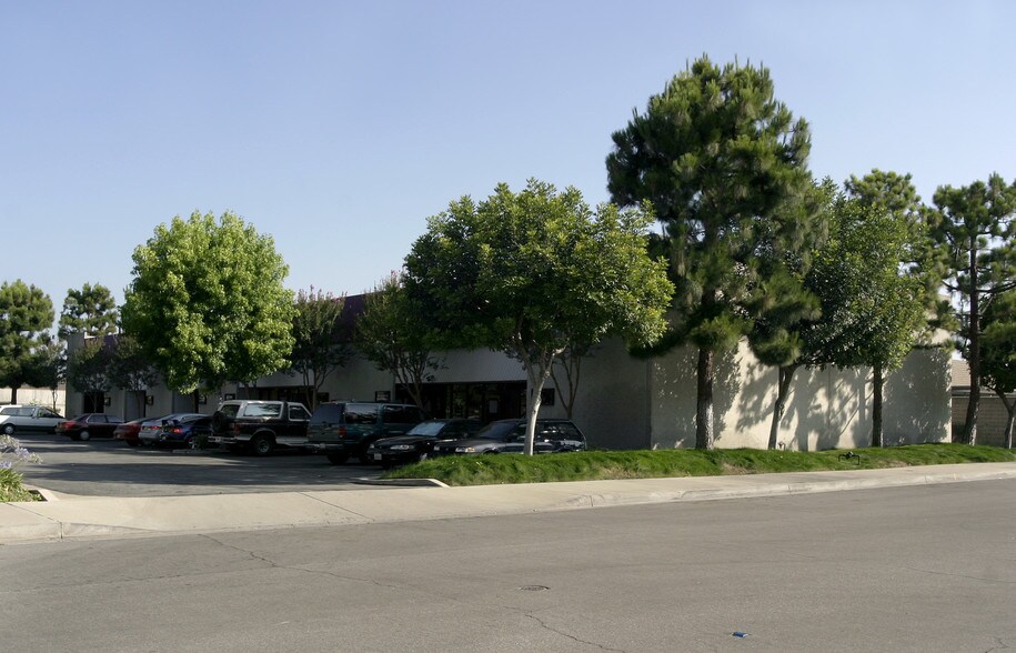 More Photos Of 20253-20265 Paseo Del Prado, Walnut Warehouse For Lease