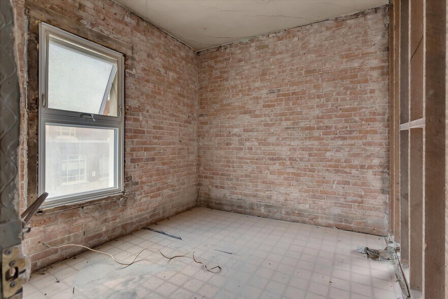 More Photos Of 514 Aylmer St N, Peterborough Multifamily For Sale